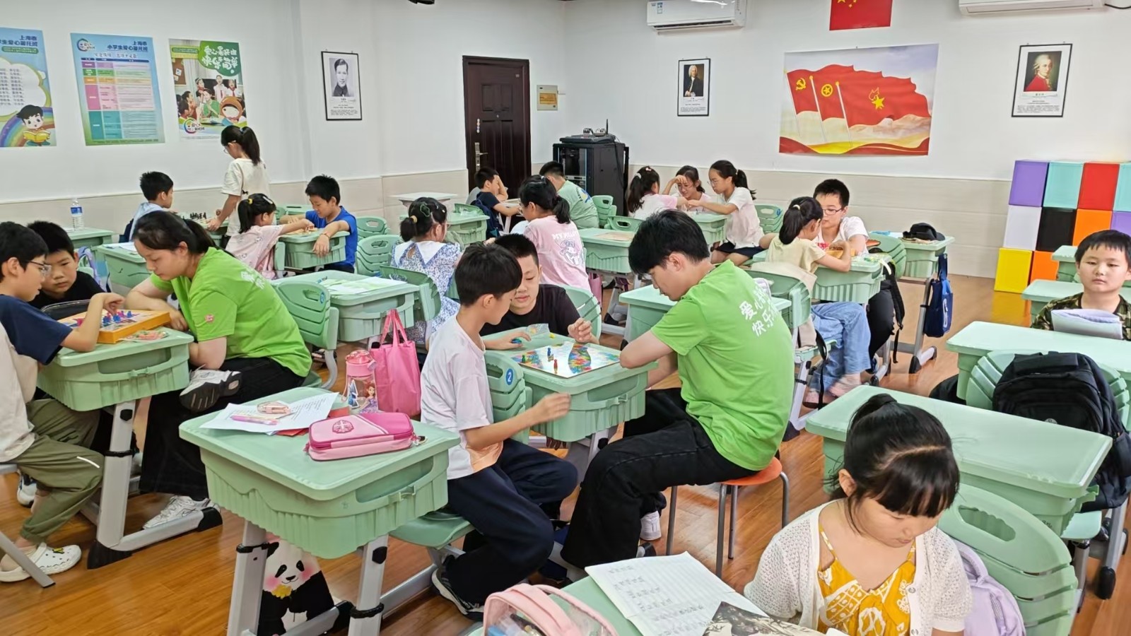 虹口区爱心暑托班开展围棋竞赛活动.jpg