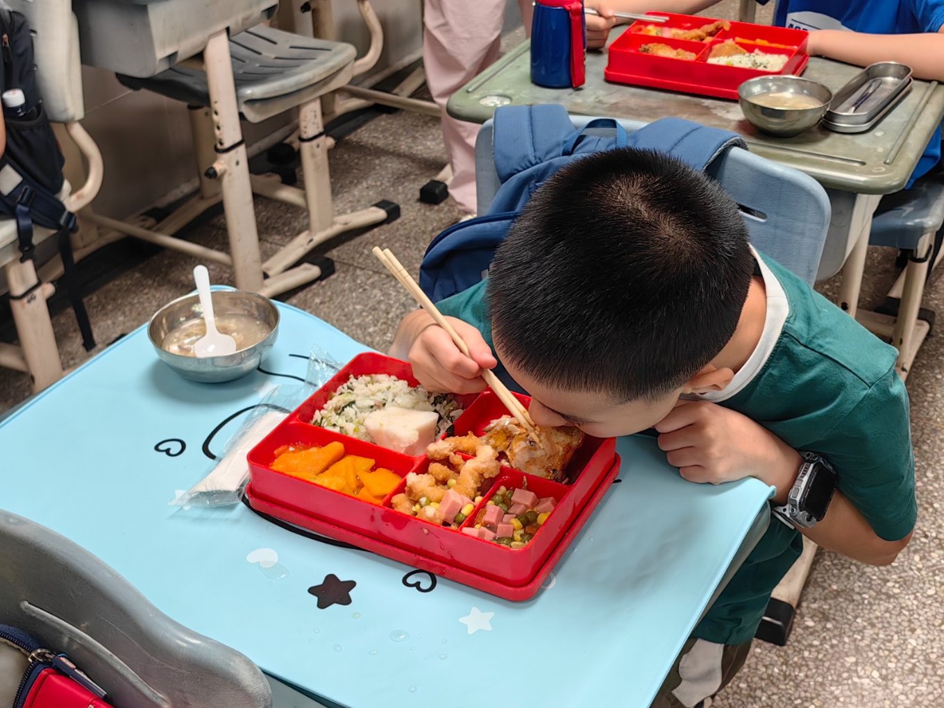 【小朋友吃饭照片】2.jpg