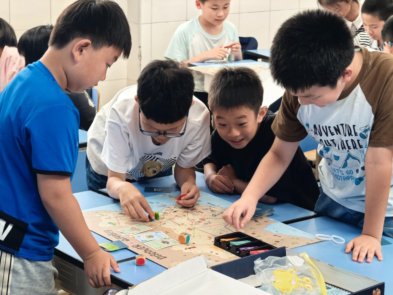 金山区爱心暑托班开展“环游中国”趣味活动.jpg