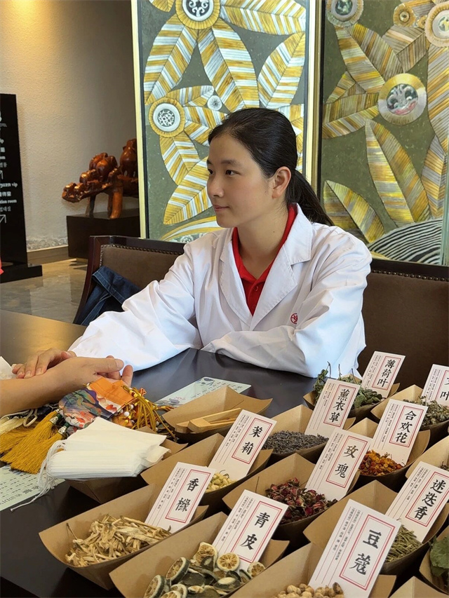 115149_561.jpg 115149_561.jpg