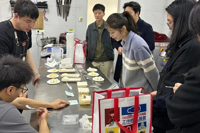 102304_808.jpg 102304_808.jpg